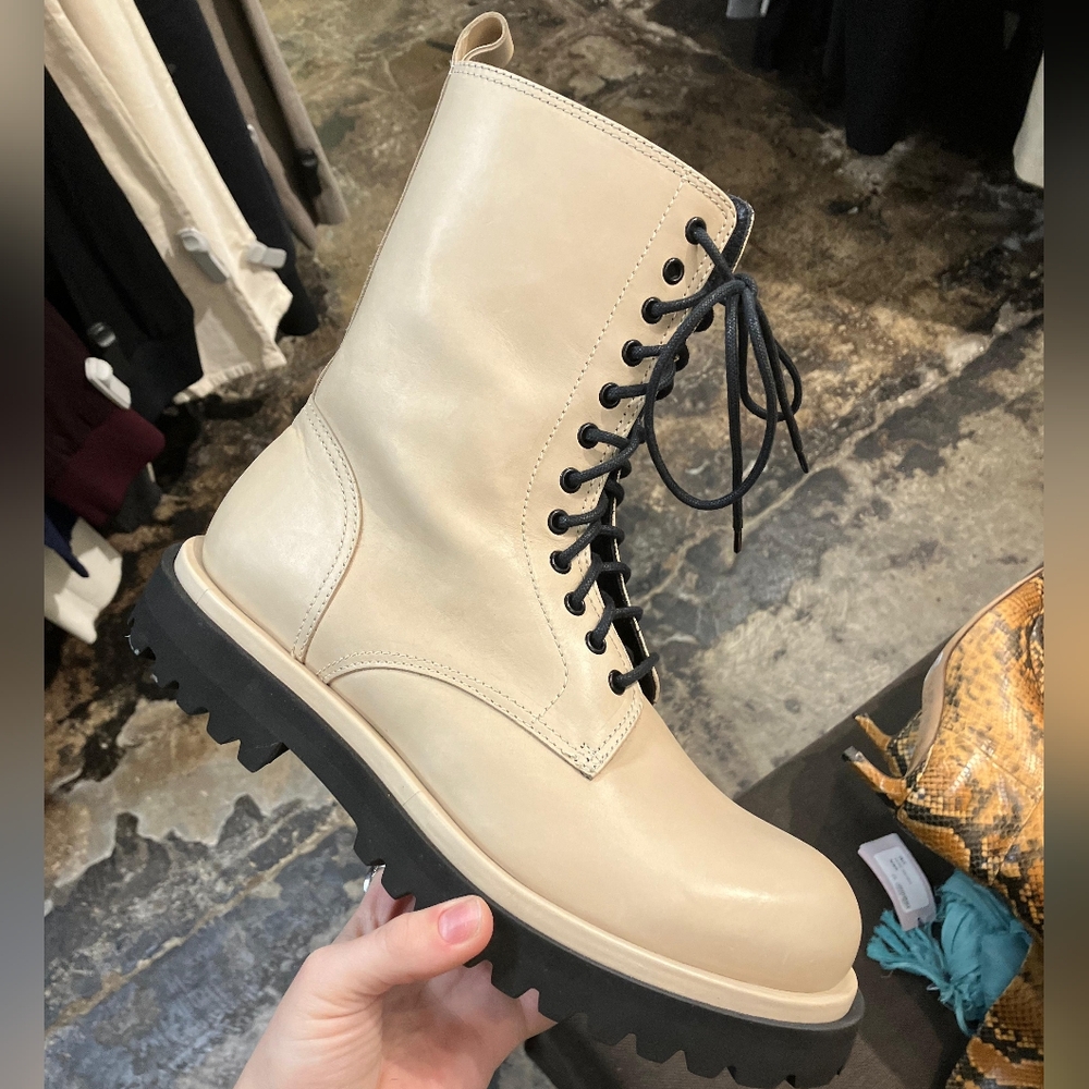 Nib $775 Officine Creative Beige Lace-Up Combat Boots